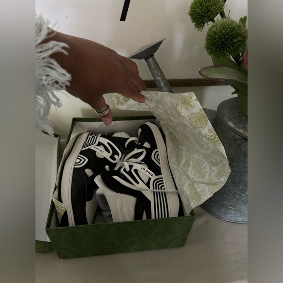 Authentic Gucci basket, high black white sneakers (Men’s) - Picture 5 of 10